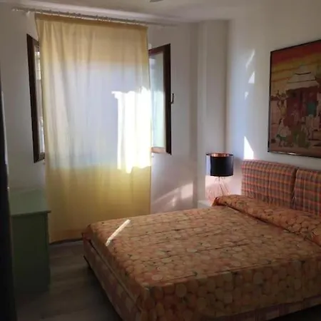 Lägenhet Lachea House Sul Mare Dei Ciclopi *