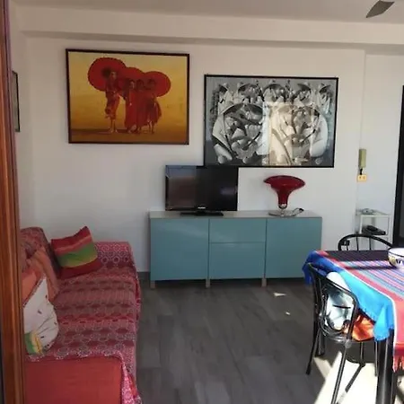 Lachea House Sul Mare Dei Ciclopi Lägenhet