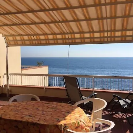 Lägenhet Lachea House Sul Mare Dei Ciclopi *